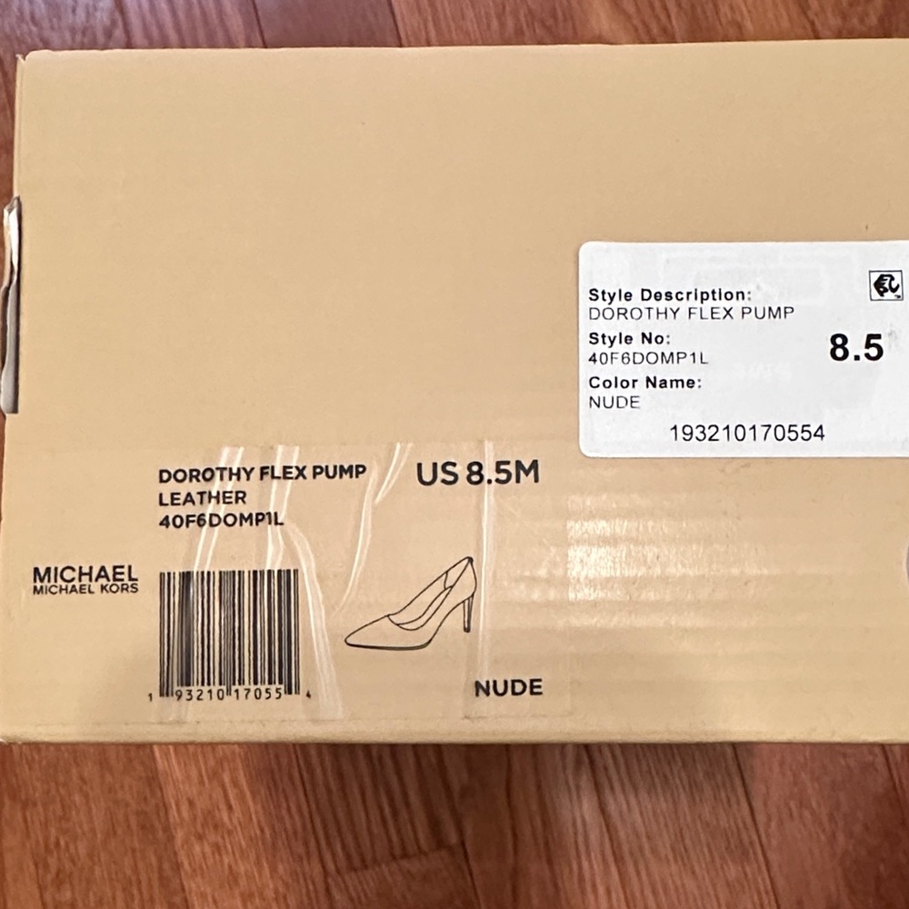 Michael Kors Women's Nude Pointed-Toe Mid Heel Pumps - Picture 9 of 9